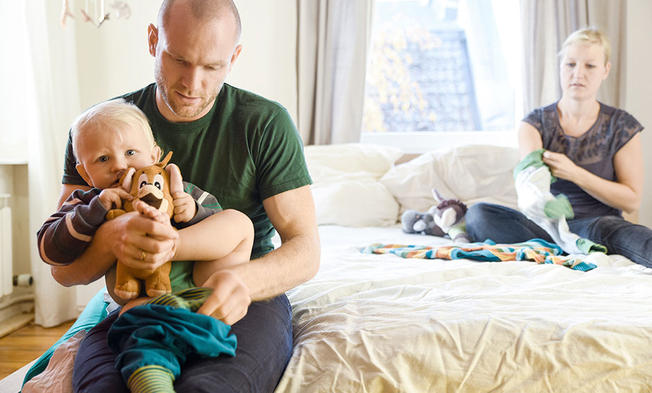 Familienfoto Papa und Sohn zuahsue in Berlin